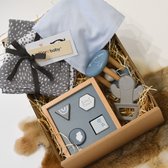 Speelbox blauw/grijs - Kraamcadeau of geboortecadeau jongen - Baby-geschenkset