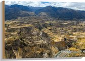 WallClassics - Hout - Uitzicht over Bergen in Peru - 75x50 cm - 9 mm dik - Foto op Hout (Met Ophangsysteem)