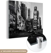 MuchoWow® Glasschilderij 50x50 cm - Schilderij acrylglas - Weergave van taxi op Times Square in zwart-wit - Foto op glas - Schilderijen