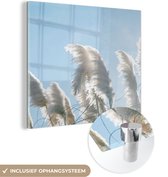 MuchoWow® Glasschilderij 90x90 cm - Schilderij acrylglas - Lucht - Gras - Pampasgras - Foto op glas - Schilderijen