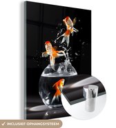 MuchoWow® Glasschilderij 30x40 cm - Schilderij acrylglas - Goudvissen springen uit water - Foto op glas - Schilderijen