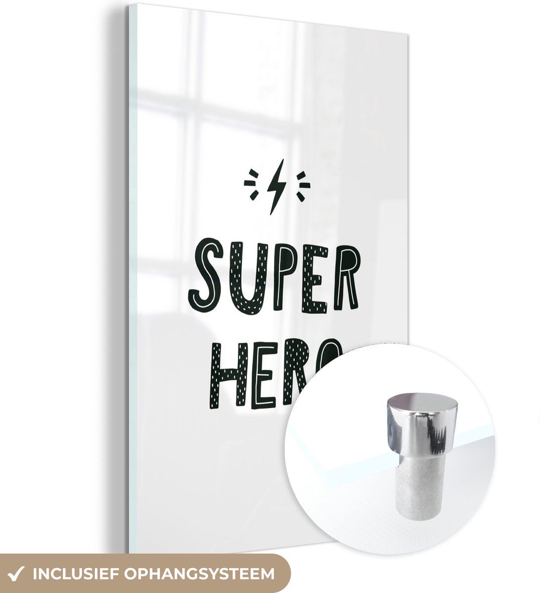 ® Glasschilderij 80x120 cm - Schilderij acrylglas - Kinderen - Superhero - Zwart - Wit - Jongens - Meisjes - Baby - Kindje - Foto op glas - Muurdecoratie woonkamer - Wanddecoratie slaapkamer - Schilderijen