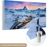 MuchoWow® Glasschilderij 120x60 cm - Schilderij acrylglas - Alpen - Sneeuw - Trein - Foto op glas - Schilderijen
