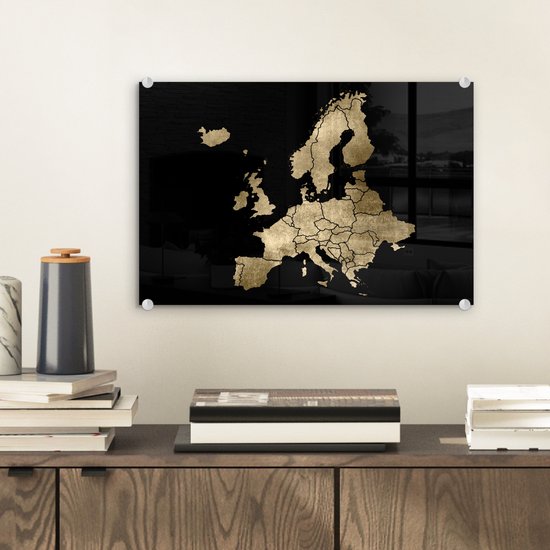MuchoWow® Glasschilderij 30x20 cm - Schilderij acrylglas - Kaart - Europa - Goud - Foto op glas - Schilderijen