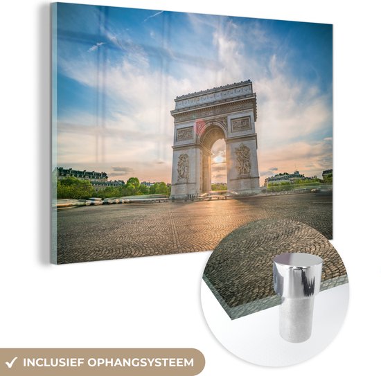 Vue de l'Arc de Triomphe à Paris avec un beau champ de nuages pendant le lever du soleil Plexiglas 30x20 cm - petit - Tirage photo sur Glas (décoration murale en plexiglas)
