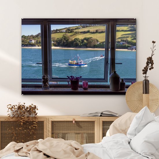 MuchoWow® Glasschilderij 120x80 cm - Schilderij acrylglas - Uitzicht op de zee en een boot - Foto op glas - Schilderijen