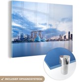 MuchoWow® Glasschilderij 90x60 cm - Schilderij acrylglas - Skyline - Water - Singapore - Foto op glas - Schilderijen