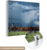 MuchoWow® Glasschilderij 90x90 cm - Schilderij acrylglas - Paarden - Cowboy - Lucht - Foto op glas - Schilderijen