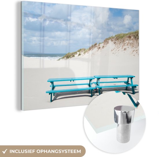 MuchoWow® Glasschilderij 90x60 cm - Schilderij acrylglas - Blauwe bank op het eiland Terschelling - Foto op glas - Schilderijen