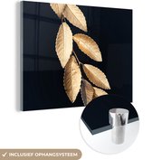 MuchoWow® Glasschilderij 40x30 cm - Schilderij acrylglas - Bladeren - Zwart - Goud - Luxe - Planten - Foto op glas - Schilderijen