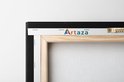 Achterkant van een canvas schilderij met Artaza logo en ophangsysteem.