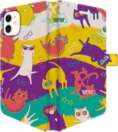 Apple iPhone 11 Hoesje - Portemonneehoesje  - Met pasjeshouder - Met Dierenprint - Kat - Geel