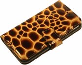 Made-NL drie pasjes (iPhone 12 mini) book case Bruin giraffen stug lak print leer schijfmagneet