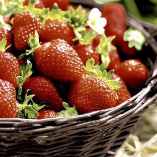 Paper + Design - Strawberries - papieren servetten