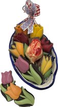 Cho-lala Hollands huisje gevuld met chocolade tulpen - Chocolade cadeau | 150 gram chocolade | Holland chocolate tulips | mini klompenset | Hollands huisje van blik