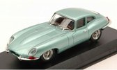 De 1:43 Diecast Modelauto van de Jaguar E-Type coupe van 1961 in Light Green. De fabrikant van het schaalmodel is Best Model. Dit model is alleen online verkrijgbaar