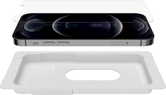 iPhone 12 Pro met een donkere wallpaper, met een screenprotector en installatiehulp.
