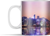 Mok - Skyline van Hong Kong bij de Victoria Harbour met een schip en een roze lucht - 350 ml - Beker