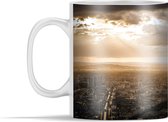 Mok - skyline over Parijs met heldere zonnestralen die de Eiffeltoren verlichten - 350 ml - Beker