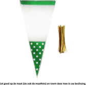50 Langwerpige Groene Uitdeelzakjes met Stippen - 18 x 37 cm - Snoepzak - Puntzak - Cellofaan Plastic Traktatie Kado Zakjes - Snoepzakjes - Koekzakjes - Koekje - Cookie
