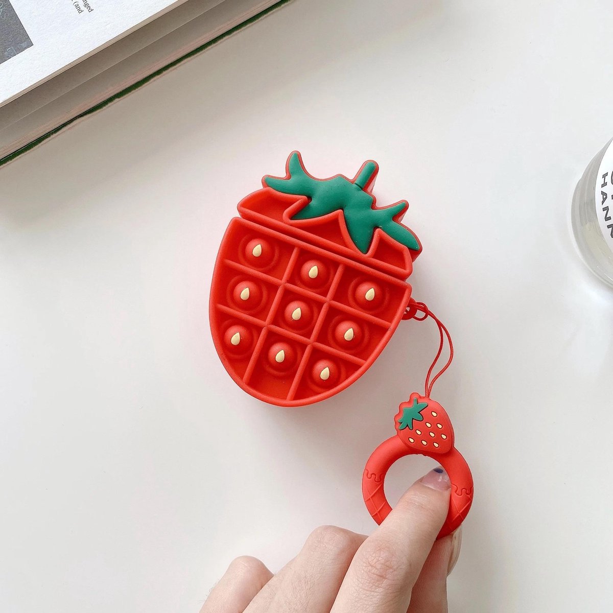 Casies Apple AirPods 1 & 2 Pop It Fidget Toy Strawberry hoesje - Aardbei - Gezien op TikTok - Soft case hoesje - Fidget Toys