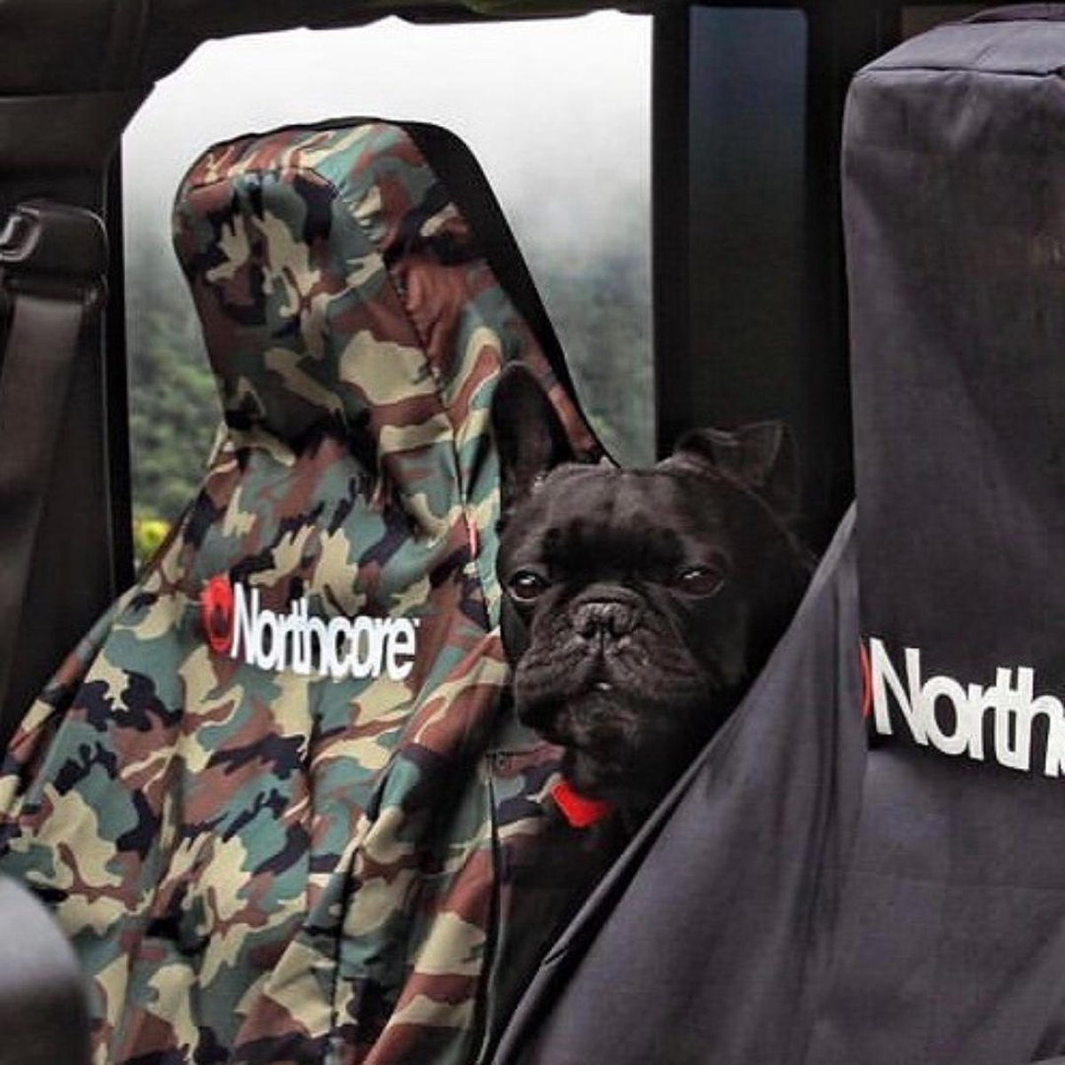 Housse de siège de voiture imperméable Northcore (Camo)