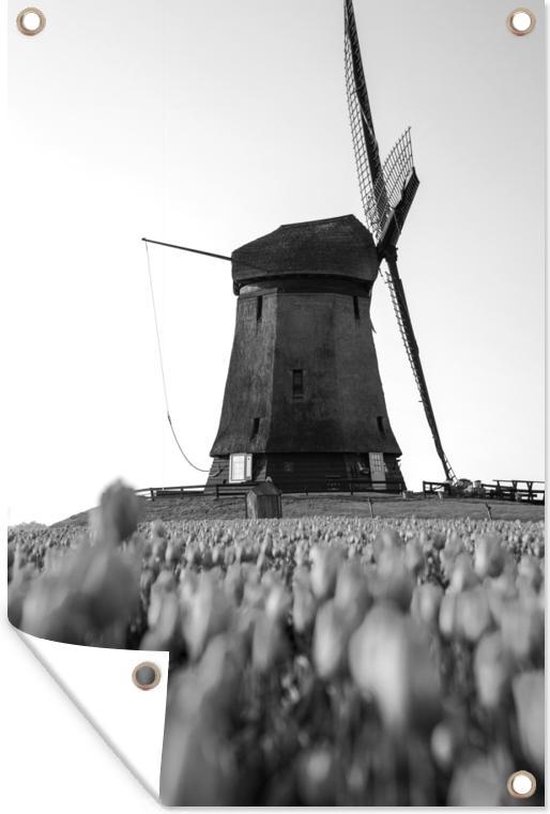 Tuindecoratie Een molen met tulpen - zwart wit - 40x60 cm - Tuinposter - Tuindoek - Buitenposter