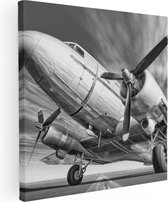 Artaza Canvas Schilderij Oud Vliegtuig Op De Landingsbaan - 90x90 - Groot - Foto Op Canvas - Canvas Print
