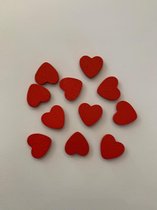 Gelukspoppetjes - hartje rood 10 stuks - hout - met plakkertje - cadeauversiering - weggevertje