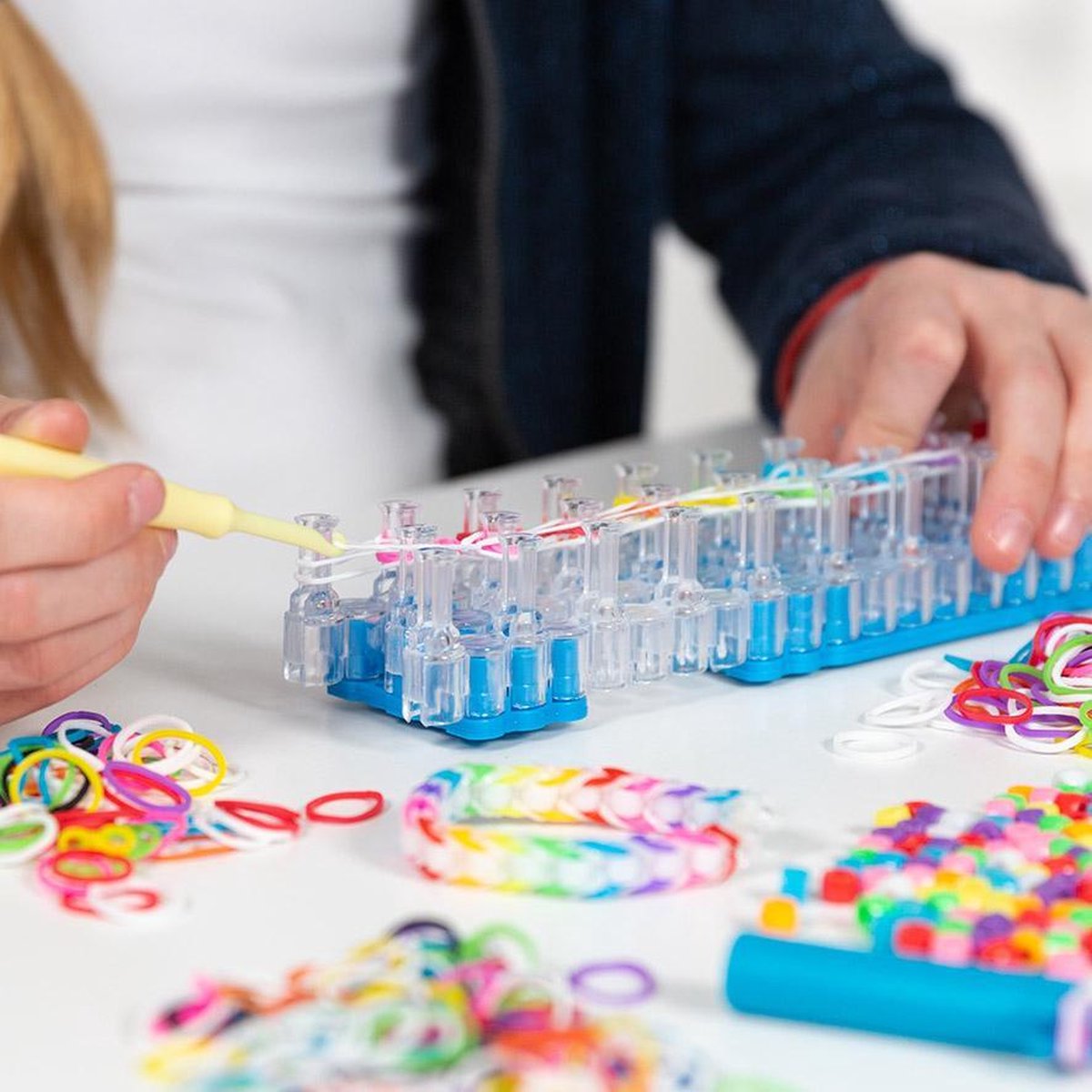 Totum Looming set armbandjes maken | Loom I do knutselset incl. tool en loom elastiekjes - cadeautip creatief speelgoed — afbeelding 6