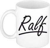Ralf naam cadeau mok / beker met sierlijke letters - Cadeau collega/ vaderdag/ verjaardag of persoonlijke voornaam mok werknemers