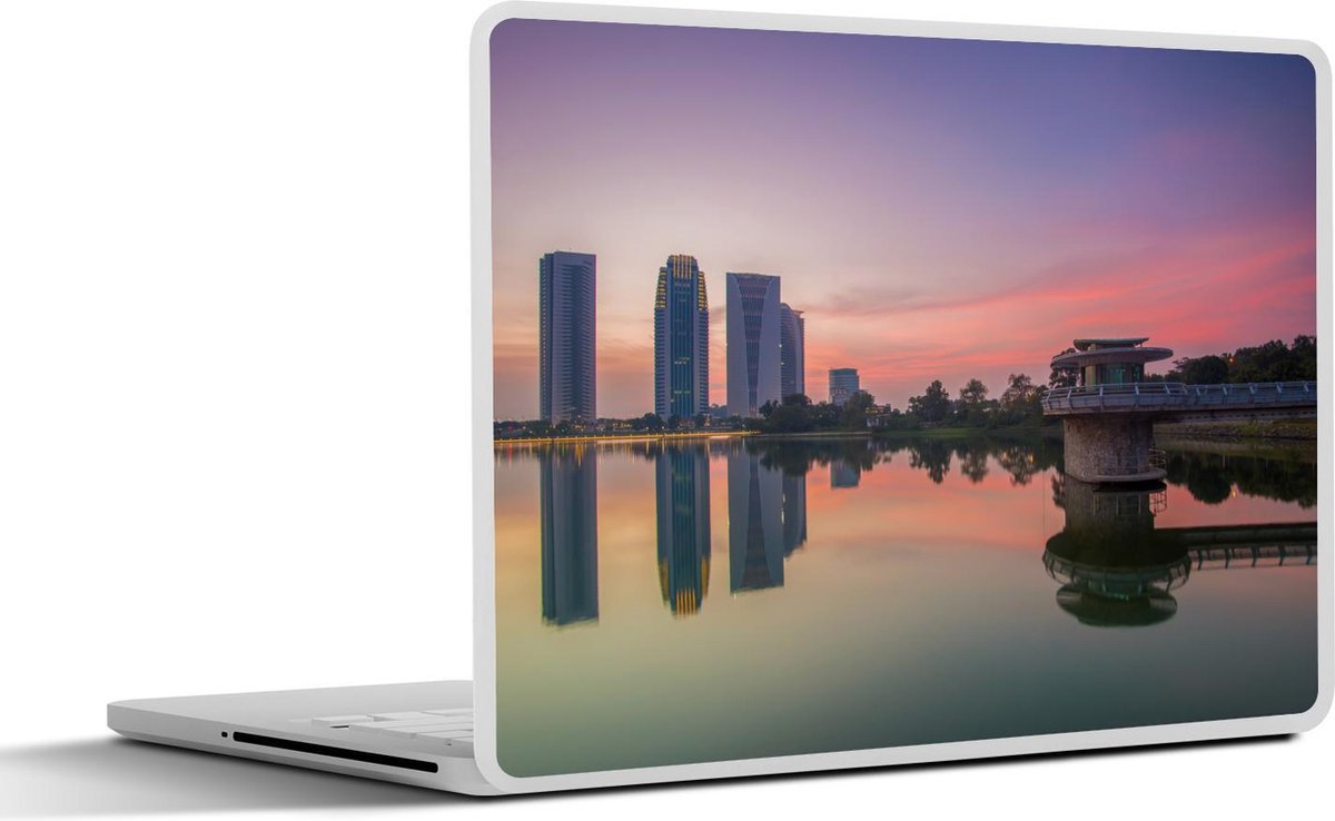 Afbeelding van product SleevesAndCases  Laptop sticker - 13.3 inch - Dam tijdens zonsondergang