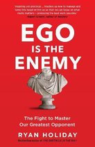 Boek cover Ego is the Enemy van Ryan Holiday (Paperback)