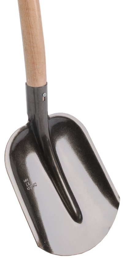 Close-up van het gehard stalen blad van een schop, met metalen bevestiging aan de houten steel.