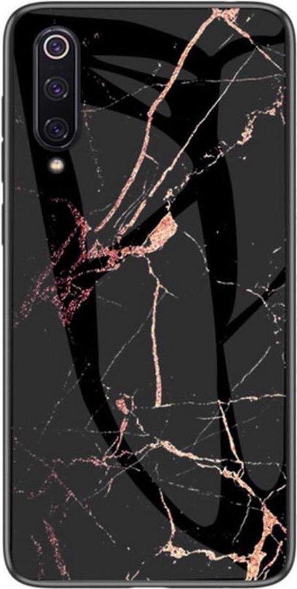 Geschikt voor Samsung Galaxy A70 Backcover - Zwart / Goud - Marmer - Gehard Glas