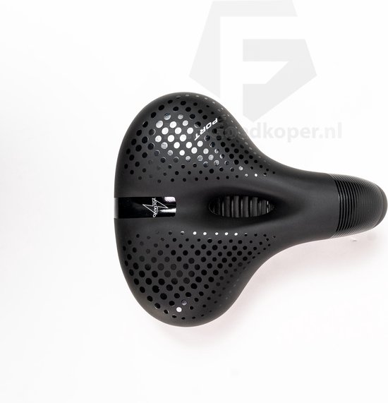 Top-down weergave van een zwart, ergonomisch gevormd fietszadel met geperforeerd patroon.