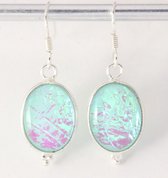 Ovale zilveren oorbellen met opaal
