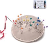 Set van borduurbare speldenkussen met 100 gekleurde glaskopspelden van Chasing Threads. - geperforeerde | Van veganistisch leren | PU | speldenkussen - zelf personaliseren - lichtg