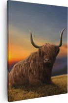 Artaza Canvas Schilderij Schotse Hooglander Koe Op Een Heuvel - 40x50 - Foto Op Canvas - Canvas Print