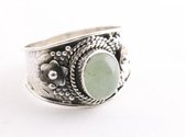 Bewerkte zilveren ring met groene aventurijn - maat 19