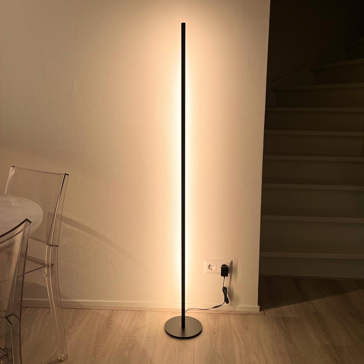 LETT® Minimalistische Staande Lamp / Vloerlamp - Dimbaar - Mat Zwart | bol.