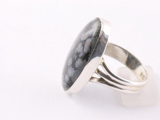 Grande bague ovale en argent avec obsidienne flocon de neige - taille 18