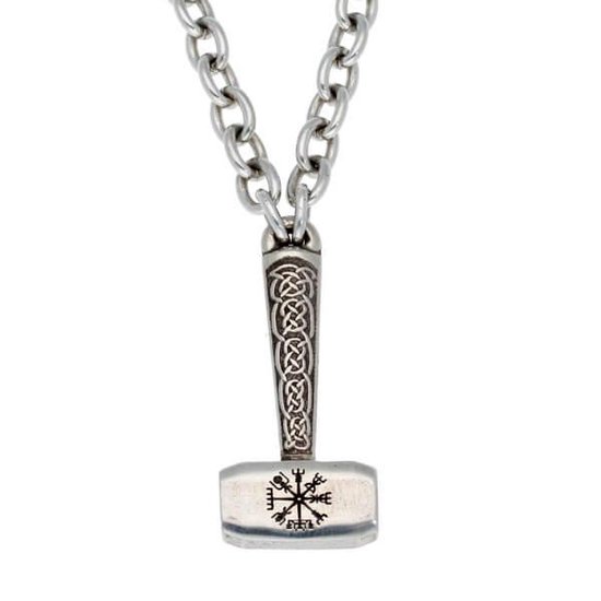 Collier argenté avec un pendentif marteau orné de nœuds celtiques et d'un symbole Vegvisir.