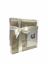 Geschenkset Tafta wit met een Gebedskleed, Mushaf/Yasin boek en een parel tasbih