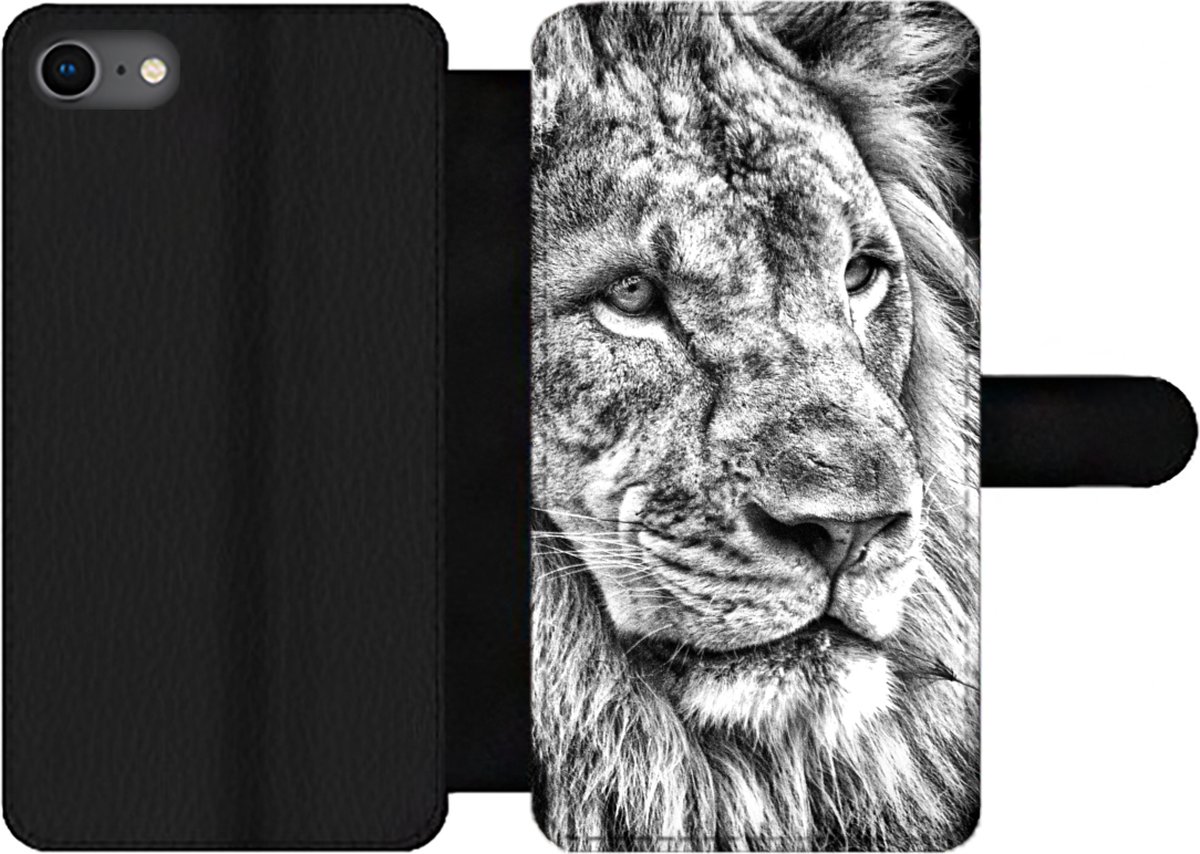 Telefoonhoesje Geschikt voor iPhone 8 telefoonhoesje - Portret - Leeuw - Zwart wit - Met vakjes - Wallet case met magneetsluiting