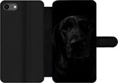 Bookcase Geschikt voor iPhone 8 telefoonhoesje - Hond - Huisdier - Zwart - Met vakjes - Wallet case met magneetsluiting