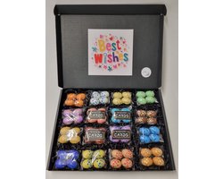 Paaseieren Proeverij Pakket | Box met 16 verschillende smaken paaseieren en Mystery Card 'Best Wishes' met geheime boodschap + PaasProeverij Scorekaart | Verrassingsbox Pasen | Cadeaubox | Relatiegeschenk | Chocoladecadeau