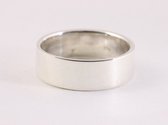 Gladde zilveren ring - 7 mm. - maat 22.5