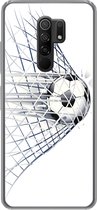 Geschikt voor Xiaomi Redmi 9 hoesje - Een illustratie van een voetbal die het doel in gaat - Jongetjes - Meisjes - Kids - Siliconen Telefoonhoesje