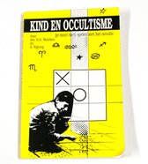 Boek met gele kaft: "KIND EN OCCULTISME" (je moet niet) spelen met het occulte. Met afbeelding van persoon en tic-tac-toe.